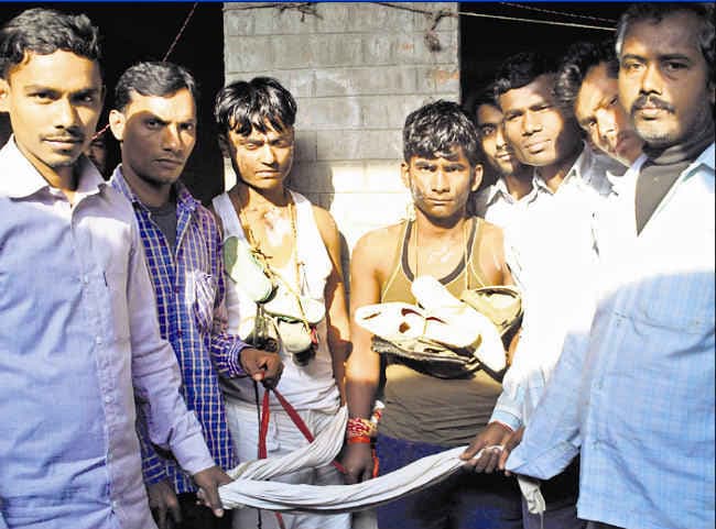 शराबी दूल्हे को पीटा, कालिख पोती
