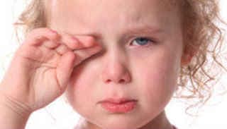 शर्मनाक! आईफोन के लिए मां-बाप ने बेच दी बेटी