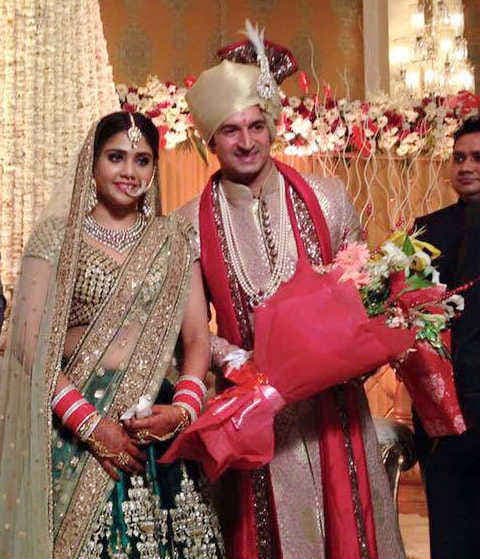 विमेंस डे पर क्रिकेटर मोहित शर्मा ने की गर्लफ्रेंड श्वेता से शादी