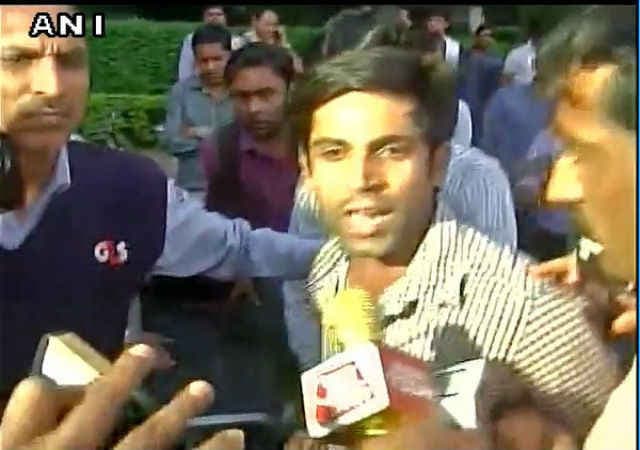 जेएनयू कैंपस में कन्हैया पर हमले की कोशिश