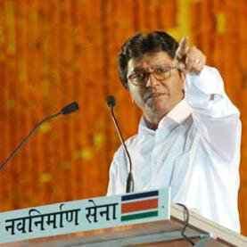 राज ठाकरे के जहरीले भाषण के एक दिन बाद मुंबई में अज्ञात लोगों ने ऑटो में लगाई आग