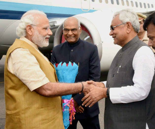 पीएम ने की नीतीश की सराहना उनके दोस्तों पर साधा निशाना