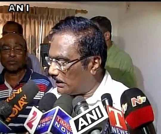 हैदराबाद : वीसी के विरोध में छात्र हुए उग्र, तोड़फोड़ पथराव में पुलिस वालों को लगी गंभीर चोट