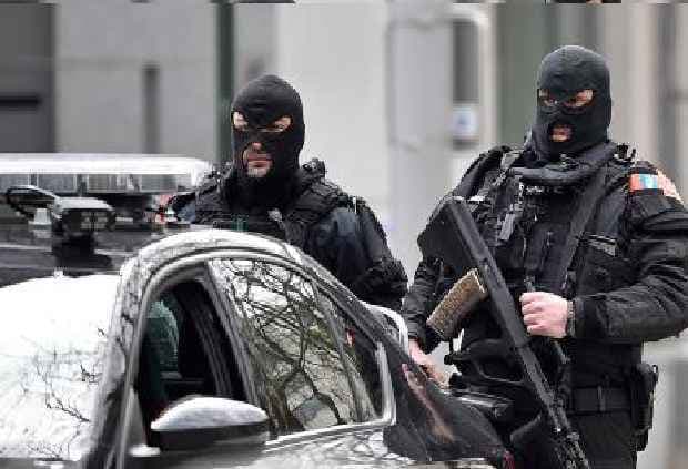 ब्रसेल्स, पेरिस में सात संदिग्ध आतंकवादियों की गिरफ्तारी