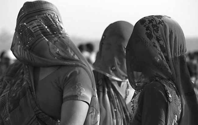 दुनिया के भीतर एक दुनिया