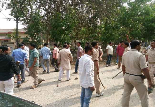 सहरसा : एसपी कार्यालय बना रणक्षेत्र, डीएसपी समेत आधा दर्जन पुलिसकर्मी घायल