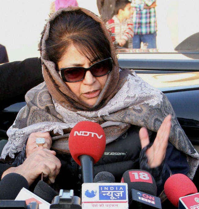 जम्मू कश्मीर की पहली महिला मुख्यमंत्री के रूप में कल शपथ लेंगी महबूबा