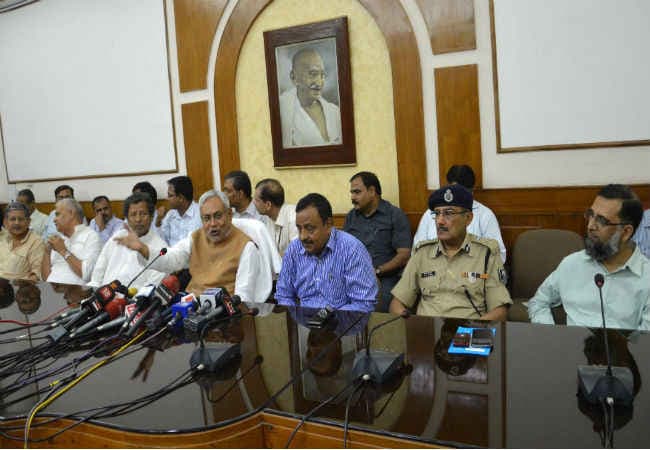 बिहार : अफसरों-कर्मियों ने शराब नहीं पीने का लिया संकल्प