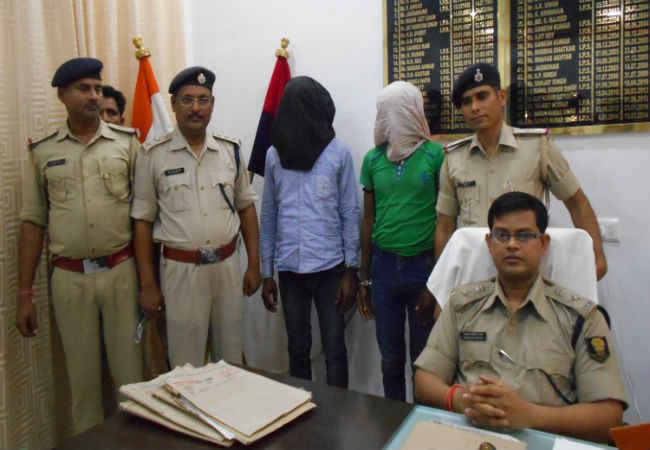 बिहार : ज्वेलरी कारोबारी से 25 लाख की लेवी मांगने के मामले में 2 नक्सली गिरफ्तार