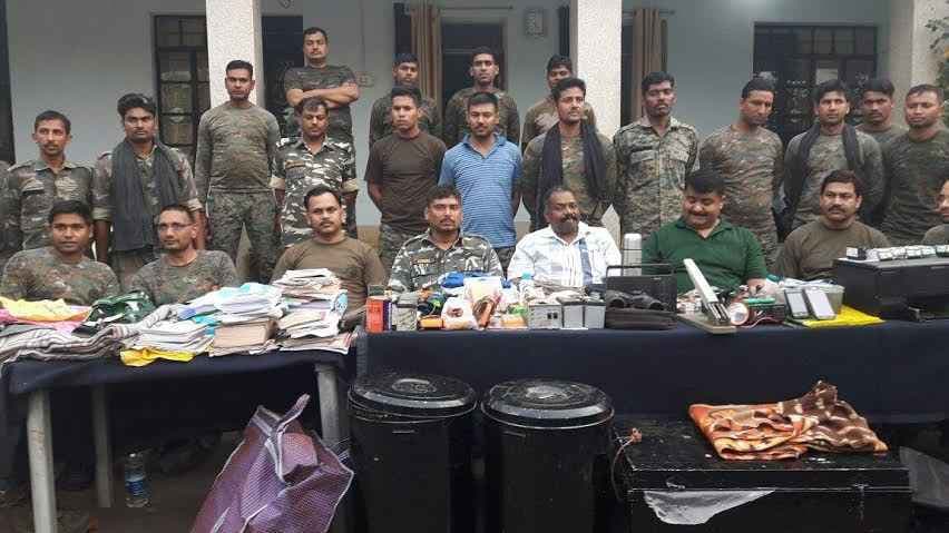 आइइडी विस्फोट में दो जवान घायल