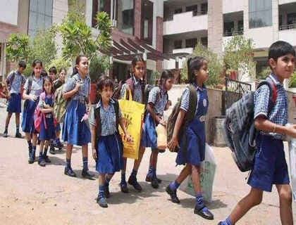 पटना के प्रतिष्ठित स्कूल के हजारों छात्र-छात्राओं का भविष्य अधर में
