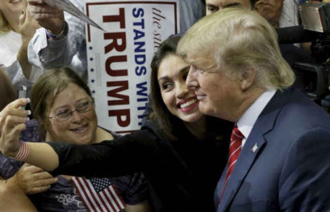 अमेरिका चुनाव : सर्वे में ट्रंप को बढत, हिलेरी और सैंडर्स के बीच नजदीकी मुकाबला