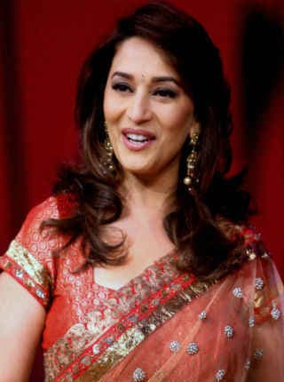 ...तो इसलिये फिलहाल फिल्मों में नजर नहीं आ रही हैं माधुरी