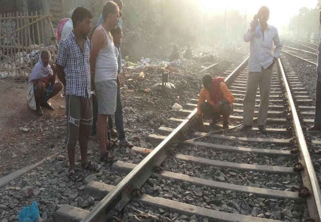 टूटी पटरी पर दौड़ी राजधानी एक्सप्रेस, बड़ा हादसा टला