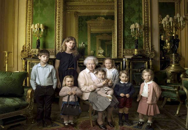 ब्रिटेन में मनाया गया महारानी का 90वां जन्म दिवस