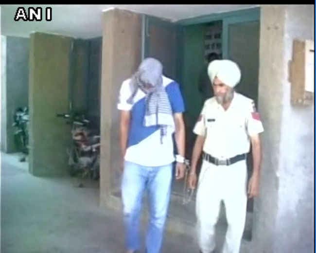 VIDEO : महिला को आफिस से खींचकर रेप करने के मामले में एक गिरफ्तार