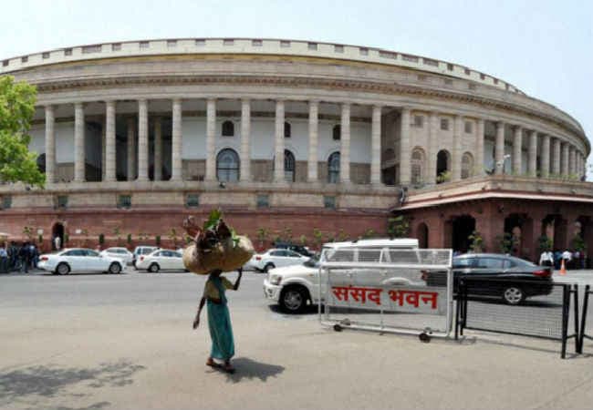 CBSE परीक्षाओं में ड्रेस कोड समाप्त करने की लोकसभा में उठी मांग