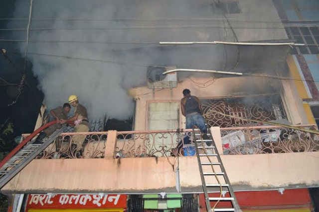 गिरिडीह : शार्ट सर्किट से लगी आग, पिता-पुत्र की मौत