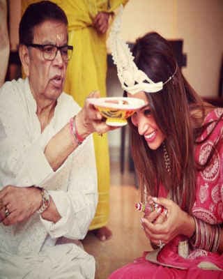 करण-बिपाशा की शादी की रस्में शुरू, तसवीरें आई सामने...