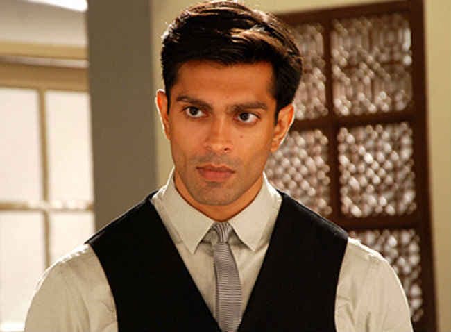 PHOTOS : 2 साल भी टिक नहीं पाई इन बॉलीवुड सेलीब्रिटीज की शादी