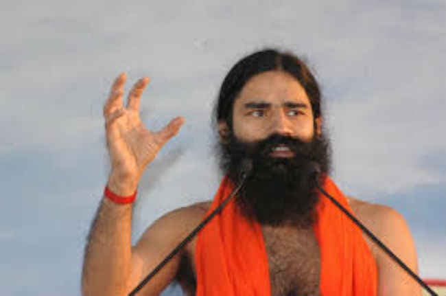 बाबा रामदेव ने लालू यादव को लगाया गोल्ड क्रीम, मिली प्रशंसा