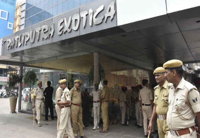 पटना : बिल्डर अनिल सिंह पर कसा पुलिस का शिकंजा, कुर्की-जब्ती पर फिलहाल कोर्ट ने लगायी रोक