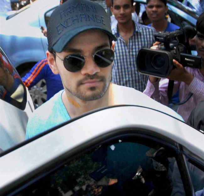 जिया खान खुदकुशी मामला: सूरज पंचोली पर हत्या का आरोप लगाने की मांग