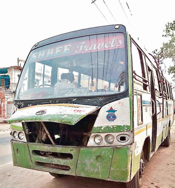 बस में युवती से गैंगरेप