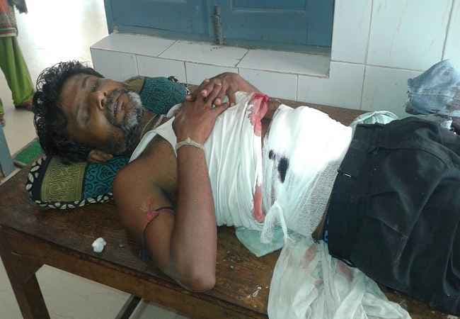 बिहार : ससुराल में पत्नी की हत्या के बाद पति ने अपने पेट में घोंपा चाकू