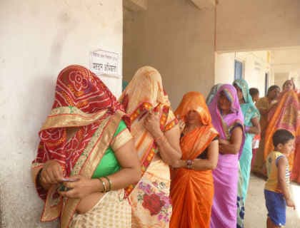 बिहार पंचायत चुनाव : हाजीपुर में युवक की गोली मारकर हत्या, कई बूथों पर झड़प