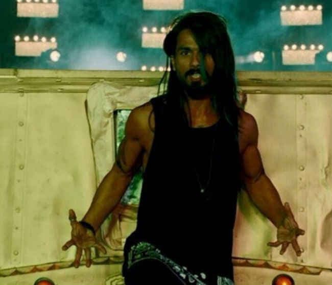 गालियों के कारण सेंसर बोर्ड में अटकी ''उड़ता पंजाब'', देखें वीडियो