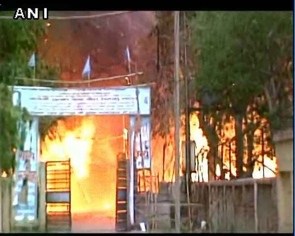 मथुरा हिंसा : पढें धीरे-धीरे कैसे रामवृक्ष यादव ने किया 270 एकड़ भूमि पर कब्जा