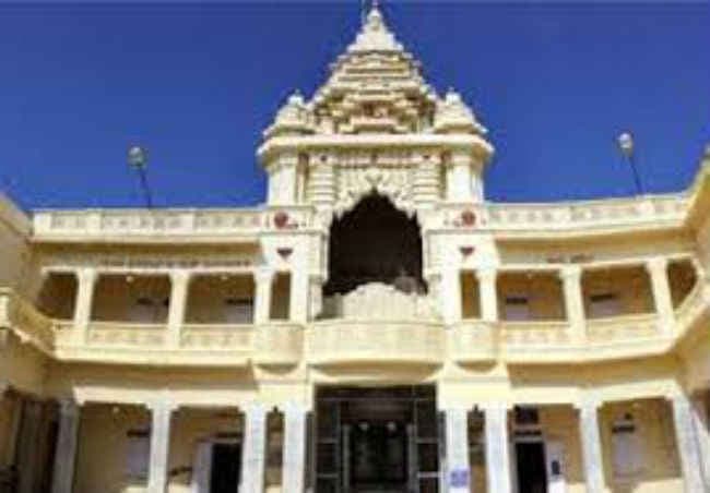 गुजरात यात्रा-1: पोरबंदर के कीर्ति मंदिर में कुछ घंटे !