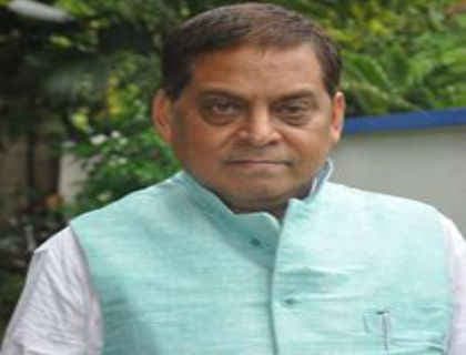 मेनका गांधी नीलगायों को अपने बंगले में रख सकती हैं : जदयू