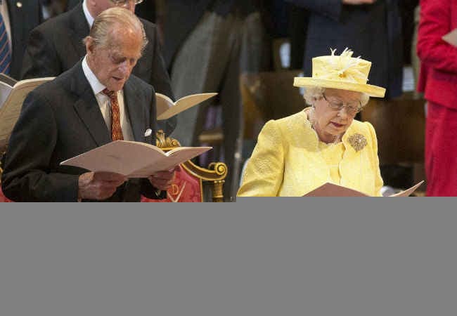 ब्रिटेन में महारानी एलिजाबेथ द्वितीय के 90वें जन्मदिन के समारोह शुरू