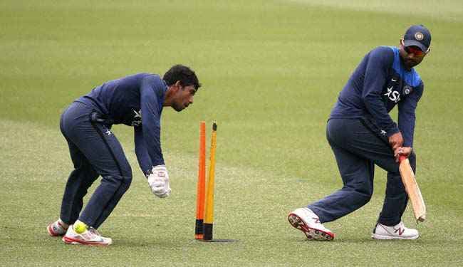 भारत के पहले ‘गुलाबी गेंद'' के मैच का हिस्सा होंगे शमी, रिद्धिमान