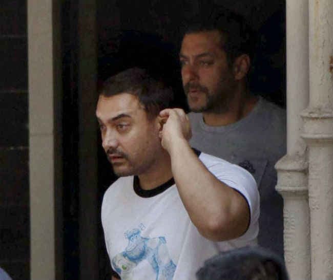 जानें, सलमान के ‘लंगोट लुक'' के बारे में क्या कहते हैं आमिर खान ? VIDEO