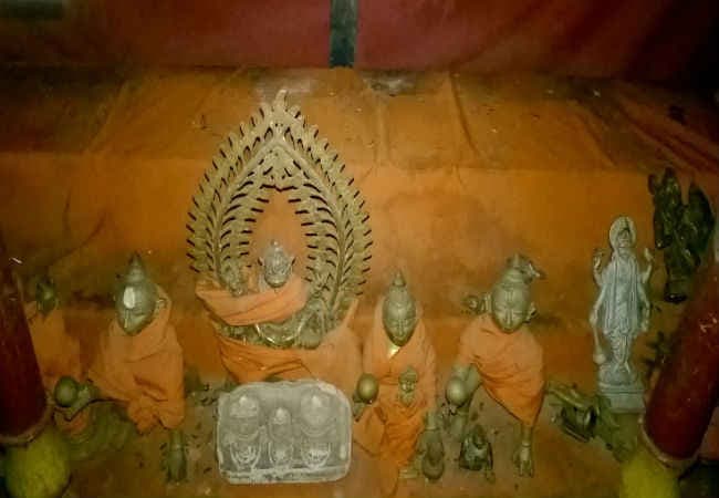 बिहार : सीवान में तीन करोड़ के अष्टधातू की 6 मूर्तियों चोरी