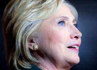 ट्रंप के हिलेरी विरोधी ट्वीट पर लोगों ने रोष जताया