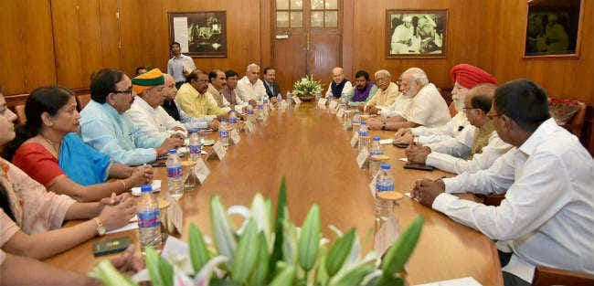 मोदी ने मंत्रियों से कहा, आपके पास जश्न मनाने को केवल कुछ ही घंटे हैं