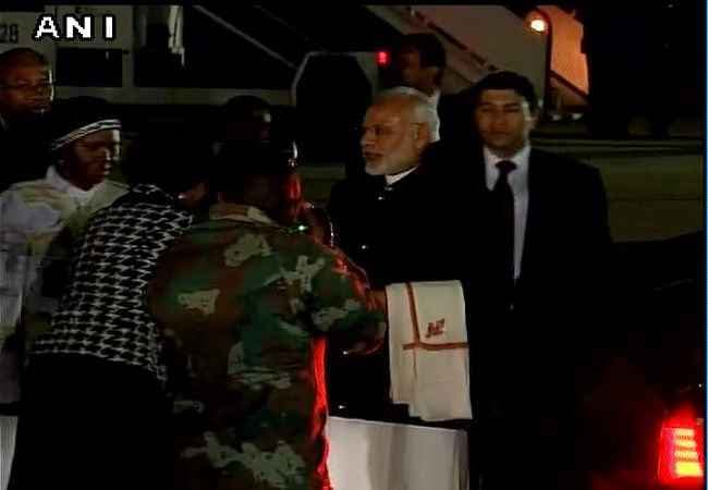 मोजांबिक के बाद दक्षिण अफ्रीका पहुंचे प्रधानमंत्री नरेंद्र मोदी