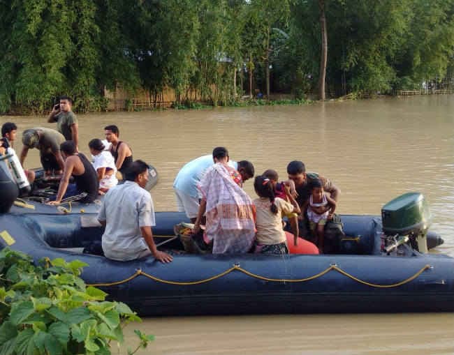 भारी बारिश से मध्य प्रदेश व असम में बाढ जैसे हालात, लाखों लोग प्रभावित