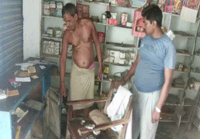 बिहार : गोपालगंज में चार दुकानों से लाखों की चोरी