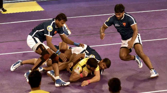 प्रो कबड्डी : टाइटंस ने दबंग दिल्ली को हराया