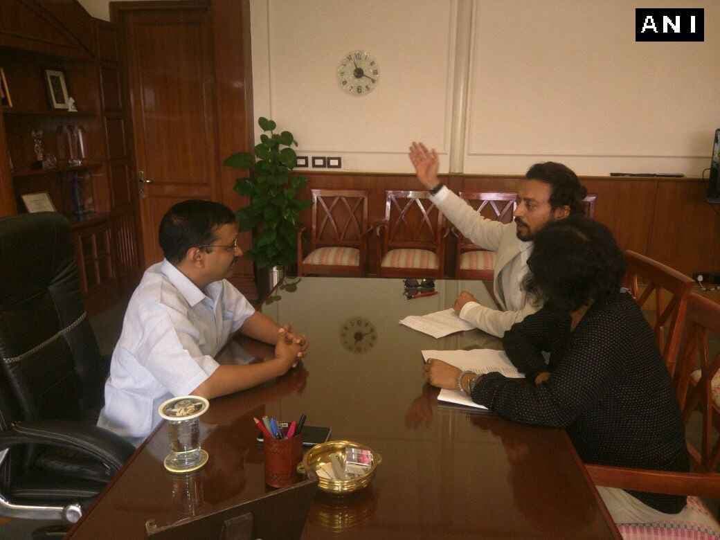 CM केजरीवाल से मिले इरफान खान, अब पीएम और राहुल से मिलने की इच्छा