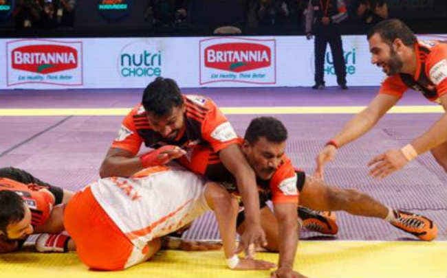 मुंबई ने प्रो कबड्डी में पुणे को हराया