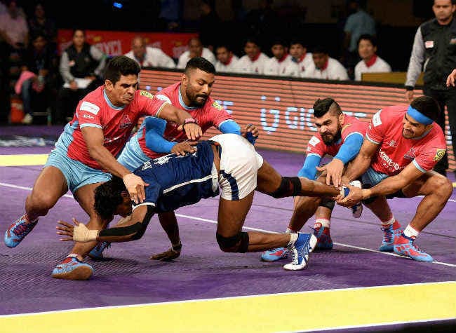 प्रो कबड्डी : जयपुर पिंक पैंथर्स ने दबंग दिल्ली को हराया