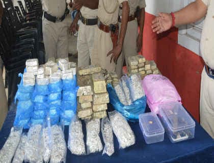 पटना में पकड़े गये चांदी के बड़े तस्कर, 3 क्विंटल चांदी के साथ 5 गिरफ्तार