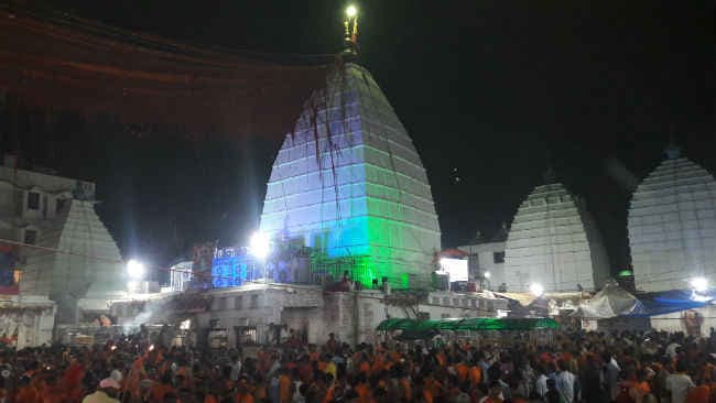 दूसरी सोमवारी को बाबाधाम में उमड़ा केसरिया सैलाब, दो लाख से भी अधिक भक्तों पहुंचे