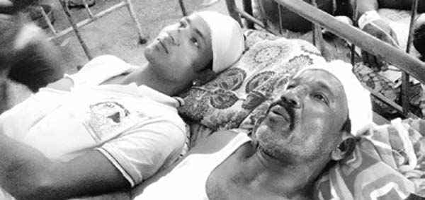 रंगदारी नहीं देने पर बाप-बेटे को चाकू से गोदा